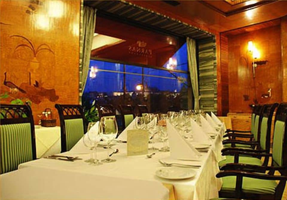Abends bietet das Restaurant "Parnas" in Prag gehobene Küche.
