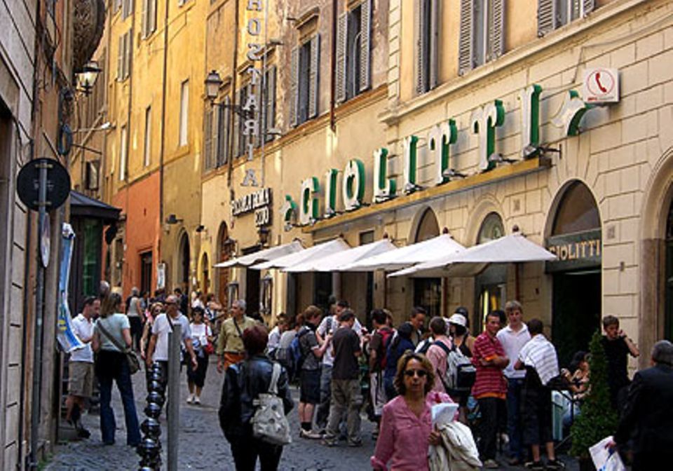 100 köstliche Eissorten gibt es in Rom bei "Giolitti".