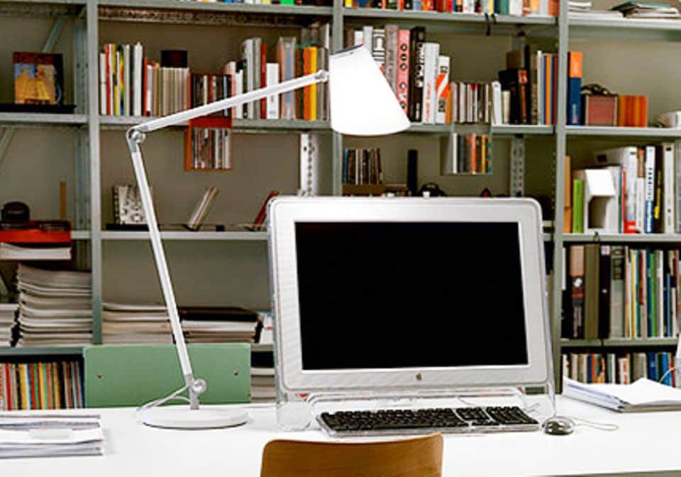 Licht im Home Office: Leuchte “Scope” von Belux. Foto: www.connox.de