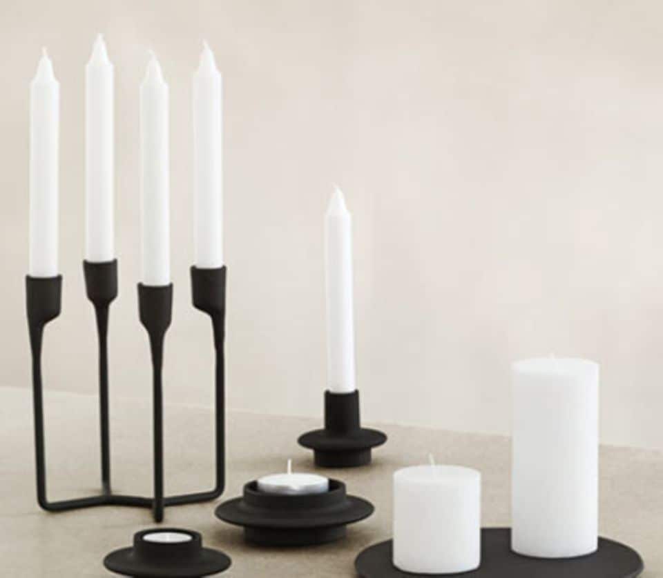 Moderner Kerzenständer als Adventskranz