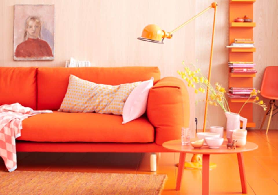 Die Farbe Orange harmoniert wunderbar mit anderen Farben, beispielsweise mit den Tönen Rosa und Gelb.