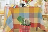 Moderner Landhausstil: Karos in frischen Farben machen die Baumwoll-Tischdecke zu einem Hingucker. Ab 9,90 Euro. Jetzt bestellen