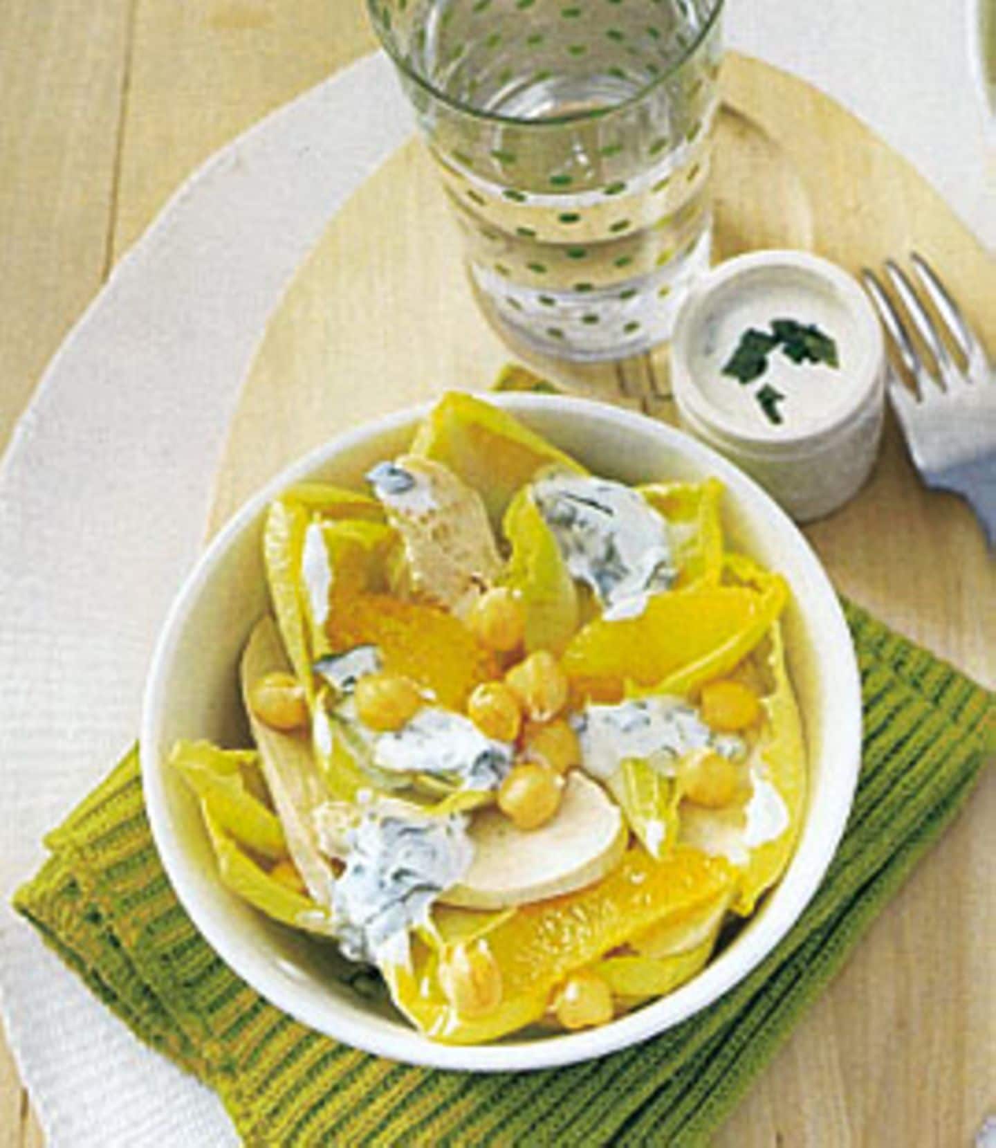 Rezept: Chicoréesalat mit Orangendressing