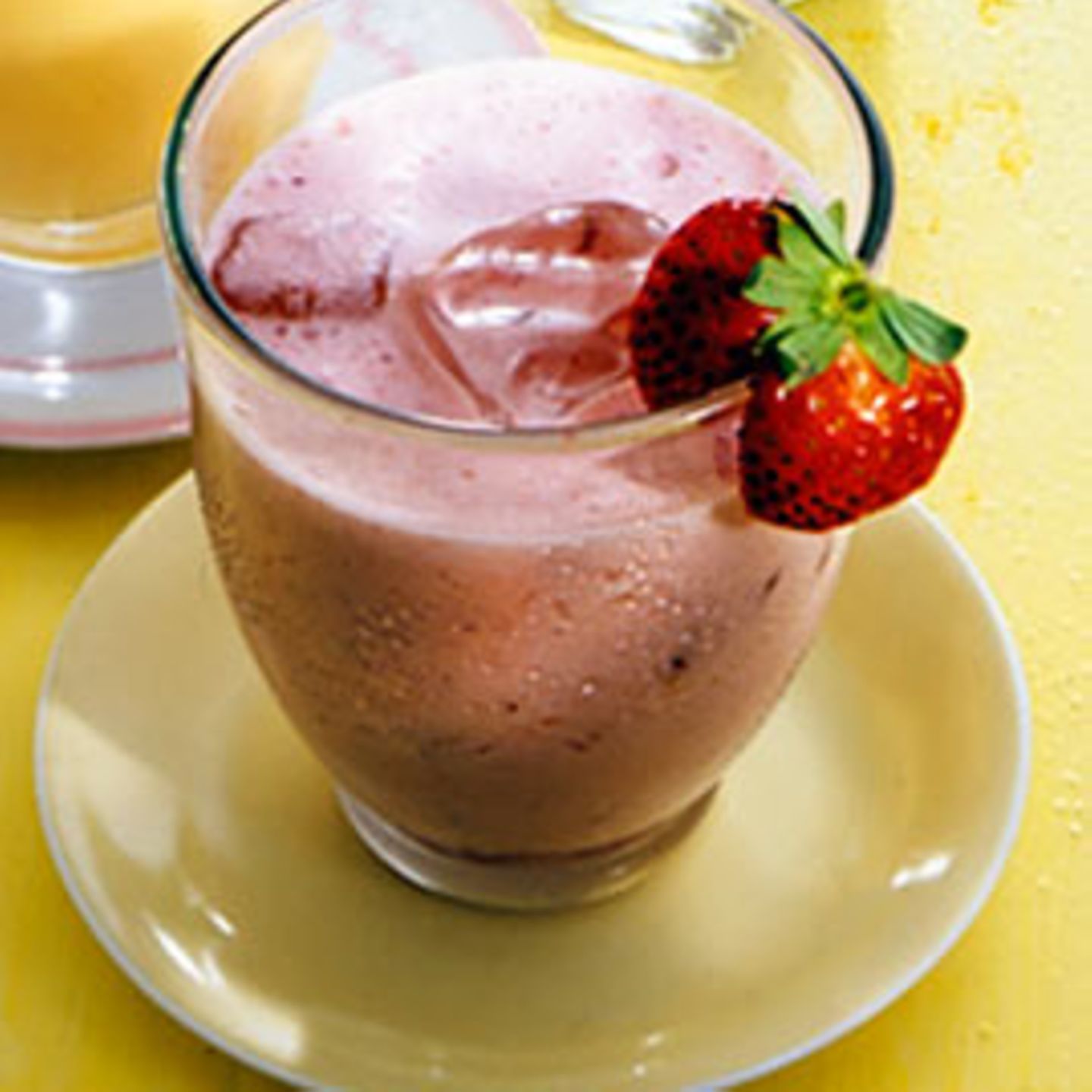 Erdbeer-Lassi Rezept - [LIVING AT HOME]
