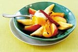 Rezept: Gebackene Bananen und Äpfel mit Ahornsirup, Zimt und Vanilleeis