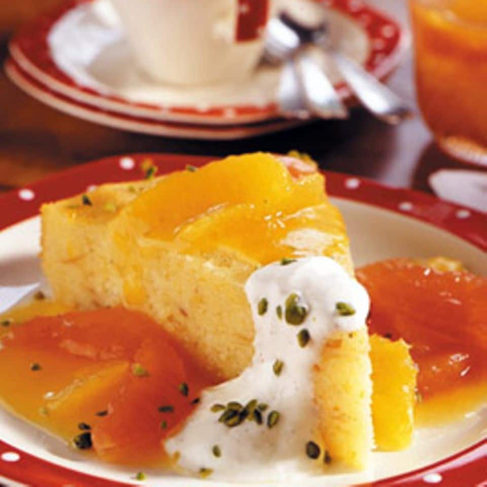 Rezept: Joghurt-Grieß-Kuchen mit Zitrusfrucht-Kompott
