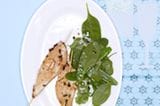 Rezept: Orientalische Hähnchenspieße mit Spinatsalat