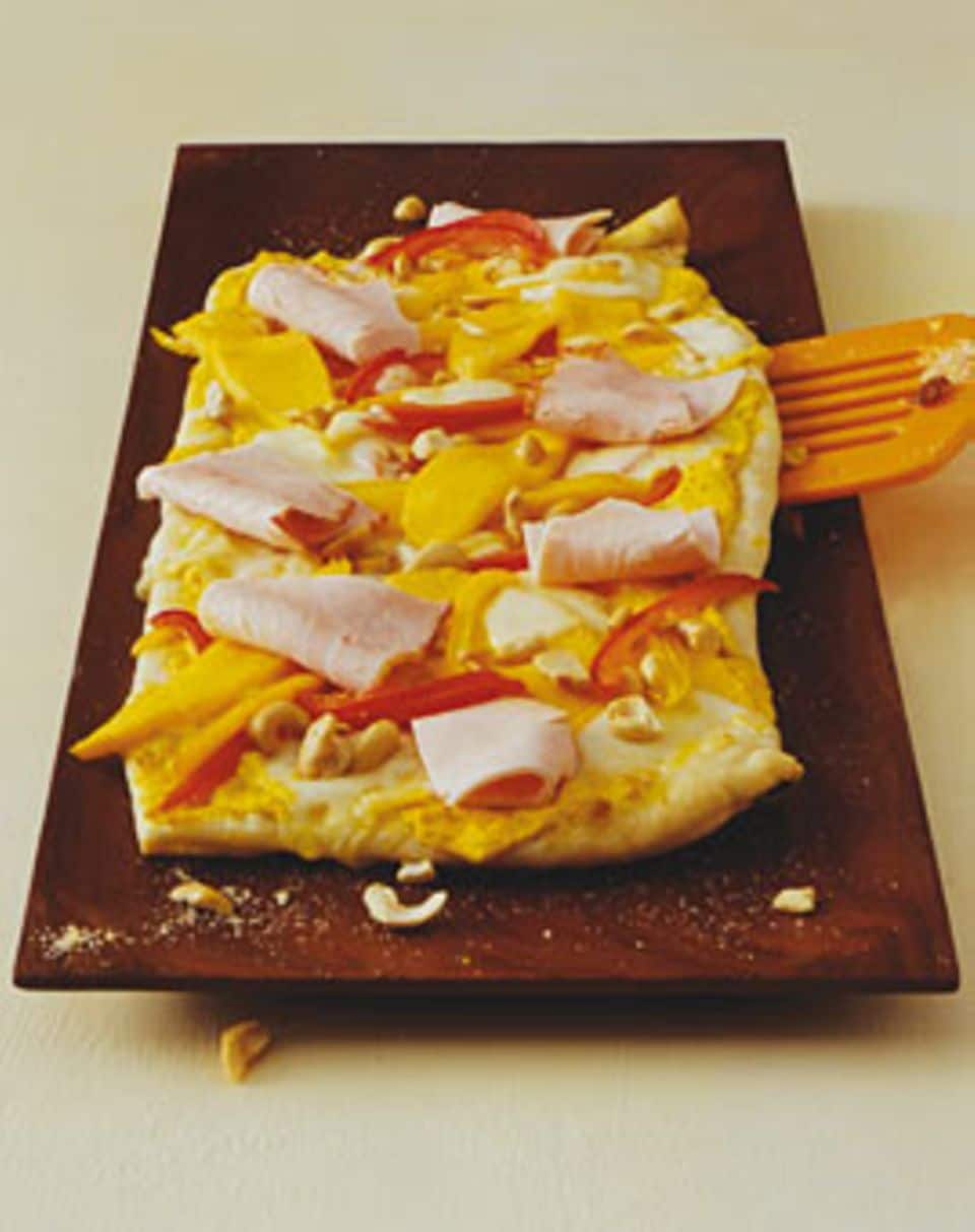 Rezept: Pizza mit Mango, Pute und Paprika