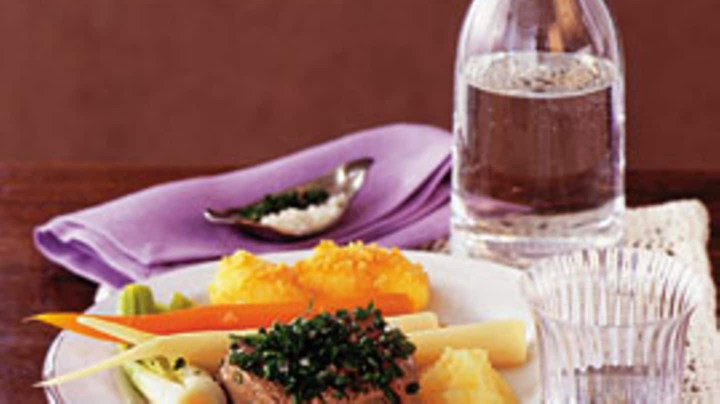 Pochiertes Rinderfilet mit Apfelmeerrettich Rezept - [LIVING AT HOME]