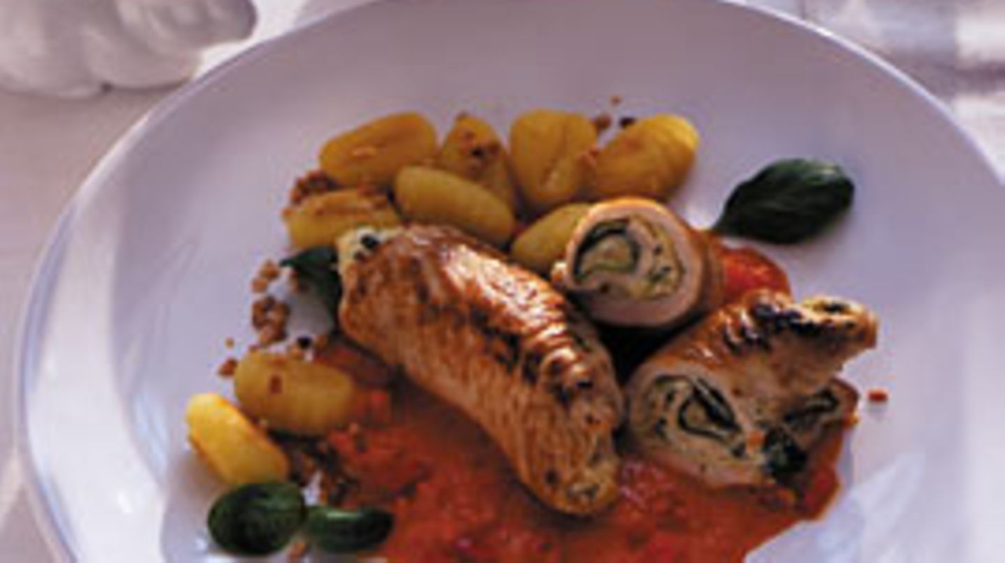 Puten-Involtini mit Frischkäse und Mandeln Rezept - [LIVING AT HOME]