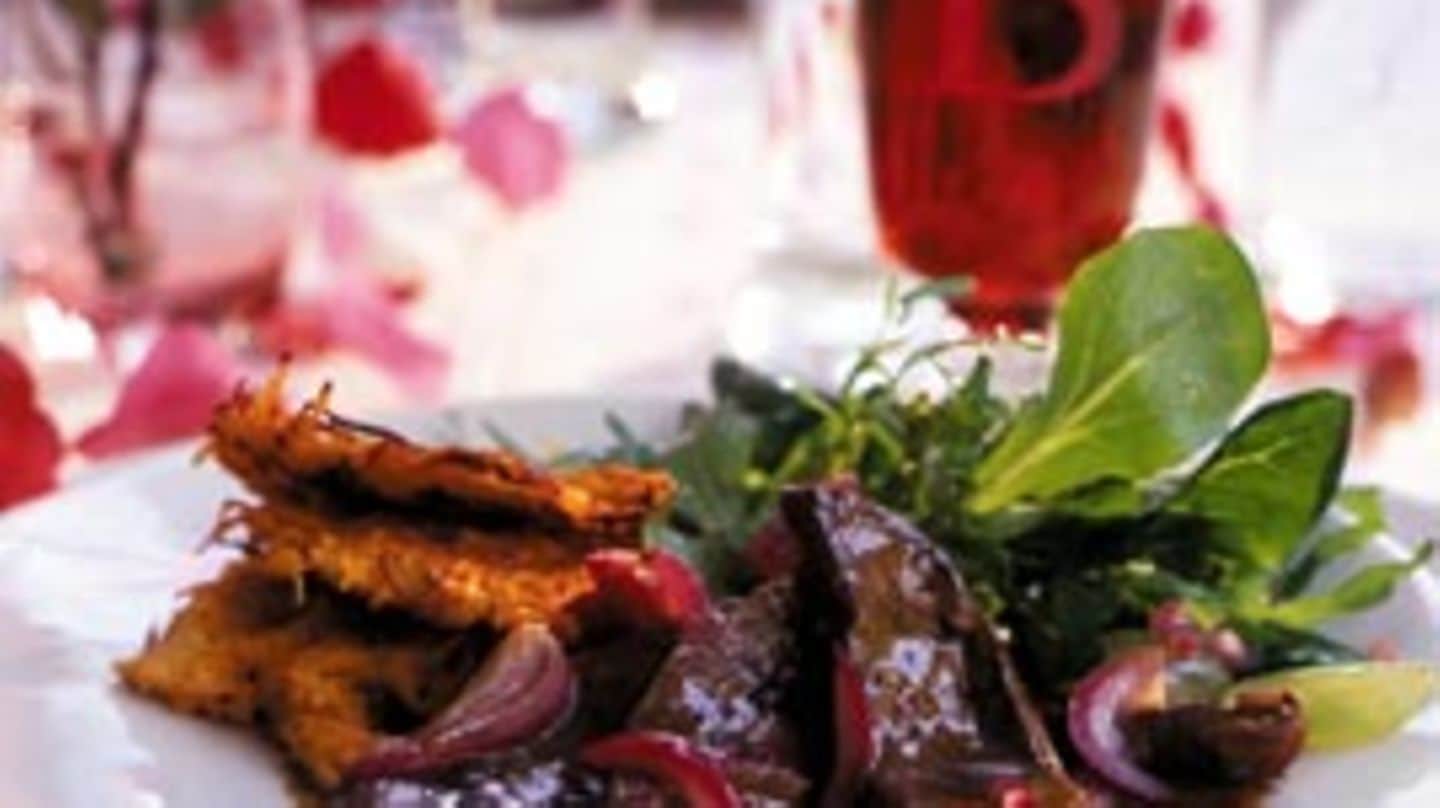Rinder-Geschnetzeltes mit buntem Salat Rezept - [LIVING AT HOME]