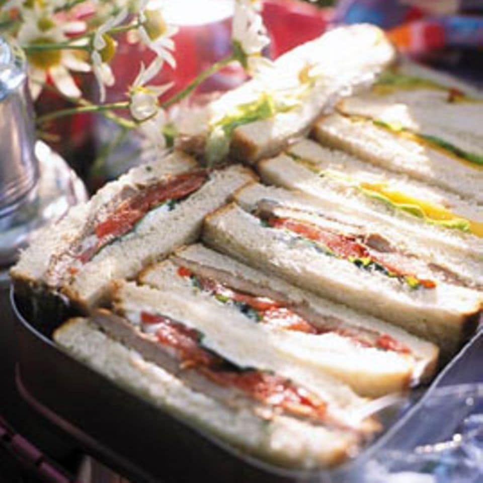 Rezept: Saltimbocca-Sandwich mit Parmesan und Tomaten