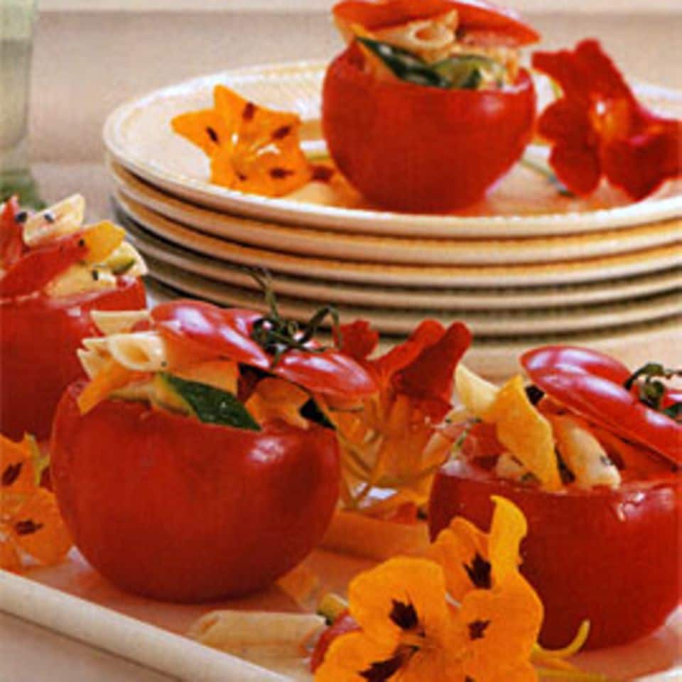 Rezept: Tomaten mit Nudelsalat