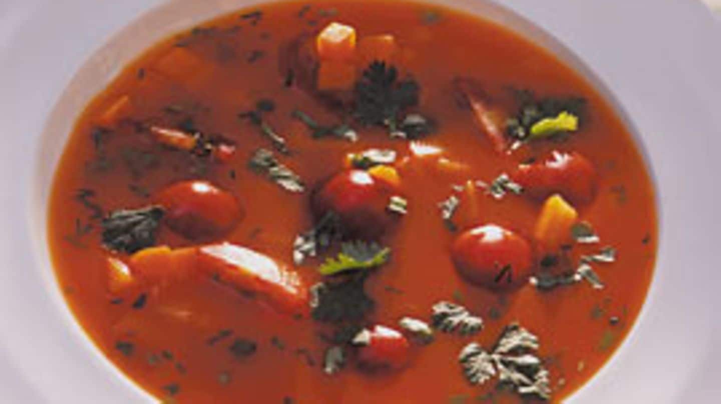 Tomatensuppe mit Möhren und Koriander Rezept - [LIVING AT HOME]