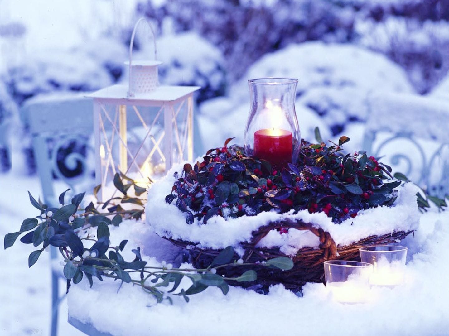 Winterdeko mit Kerzen