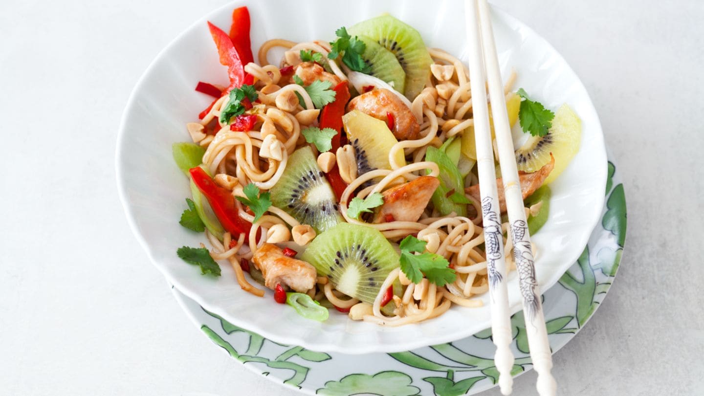 Lauwarmer Asia-Salat Rezept - [LIVING AT HOME]