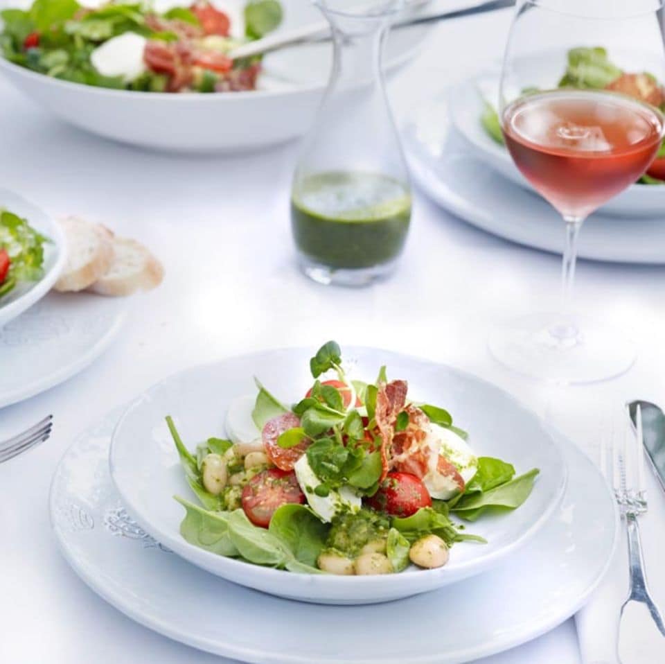 Spinat-Brunnenkresse-Salat mit Coppaschinken