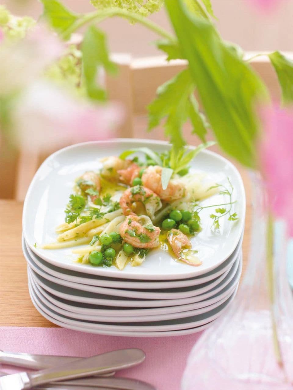 Spargel-Salat mit Flusskrebsen