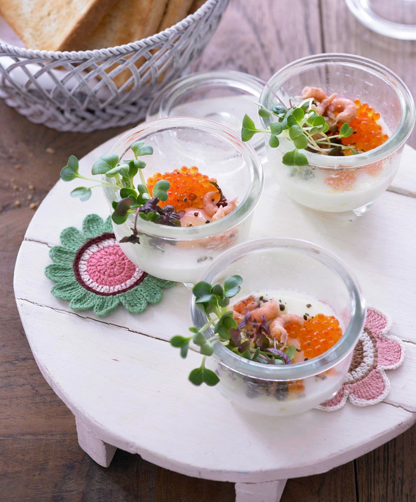 Rezept: Eier im Glas mit Forellen-Kaviar und Krabben