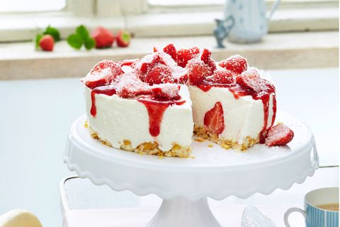 Rezept: Erdbeer-Kokos-Torte