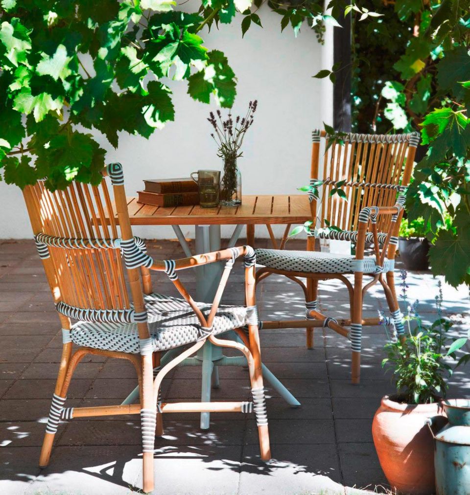 Gartenmöbel aus wetterfestem Rattan [LIVING AT HOME]