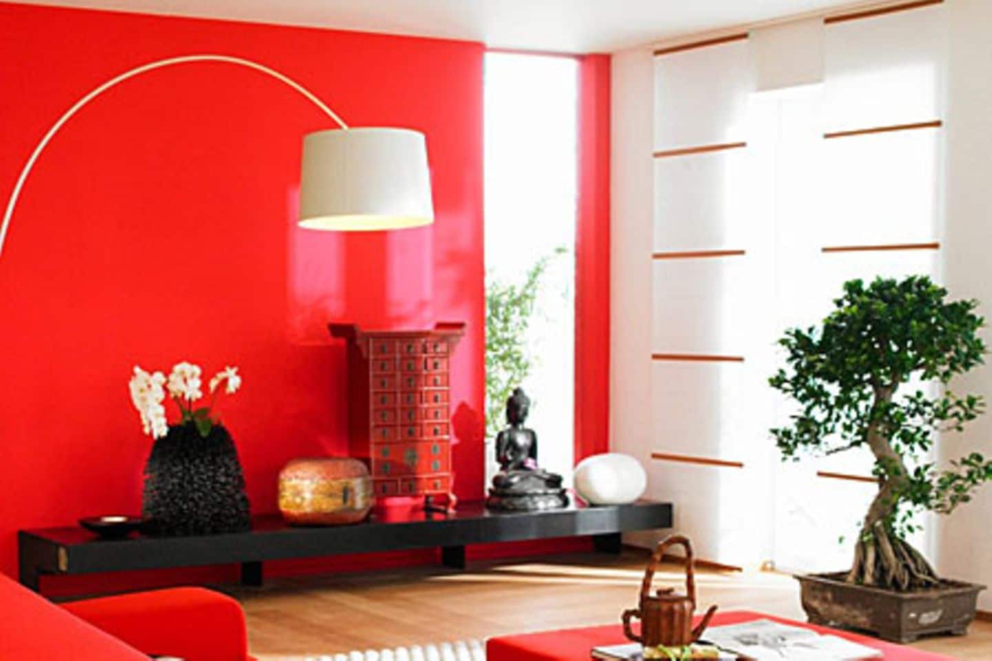 Farbige Wand in kräftigem Rot - Bild 4