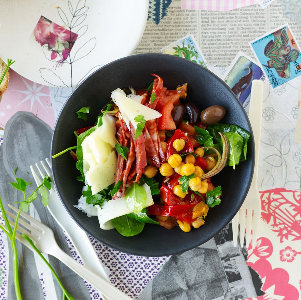 Rezept: Kichererbsen-Salat mit Chorizo und Spinat