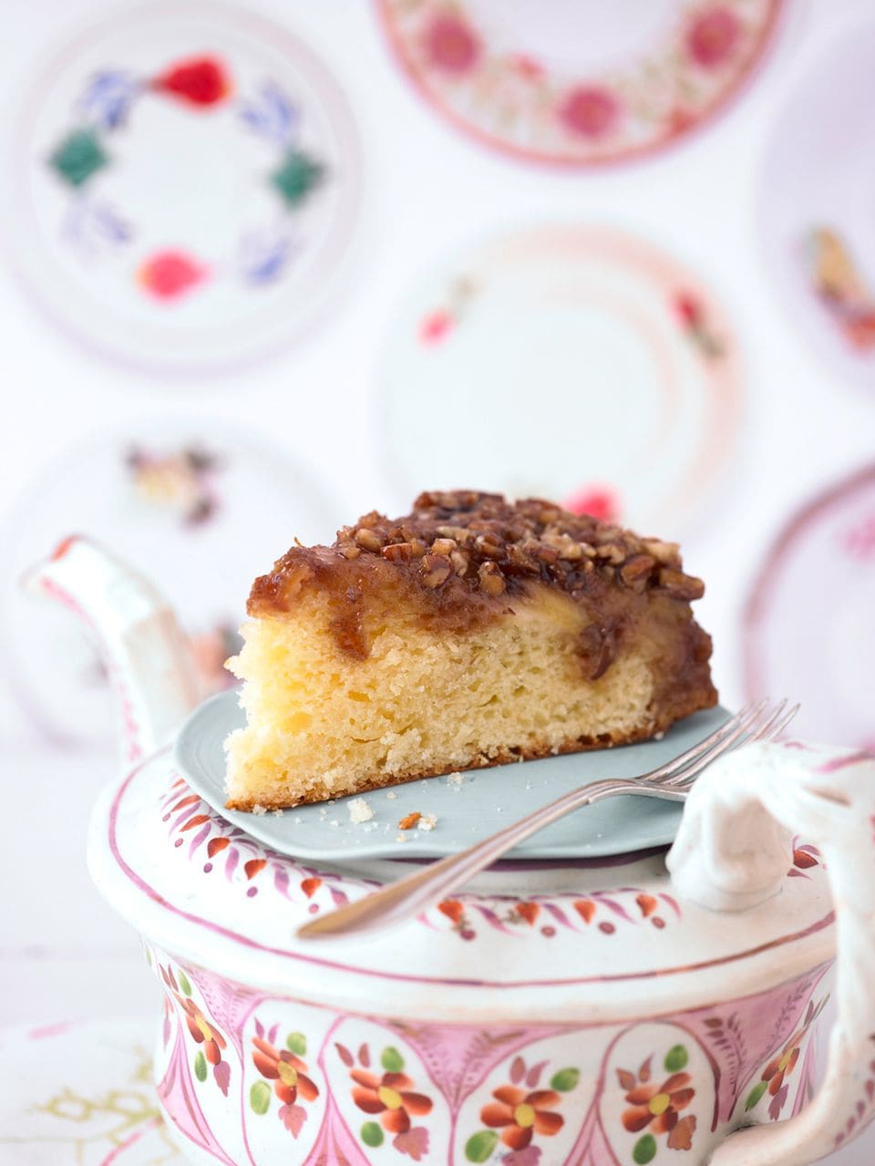 Rezept: Upside-Down-Cake mit Pfirsich und Nüssen
