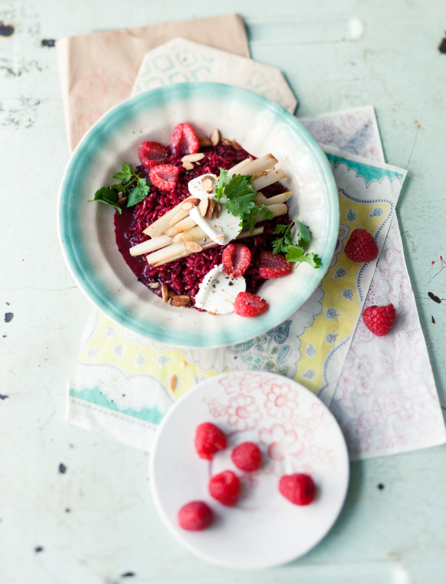 Rezept: Rote-Bete-Risotto mit Spargel und Himbeeren