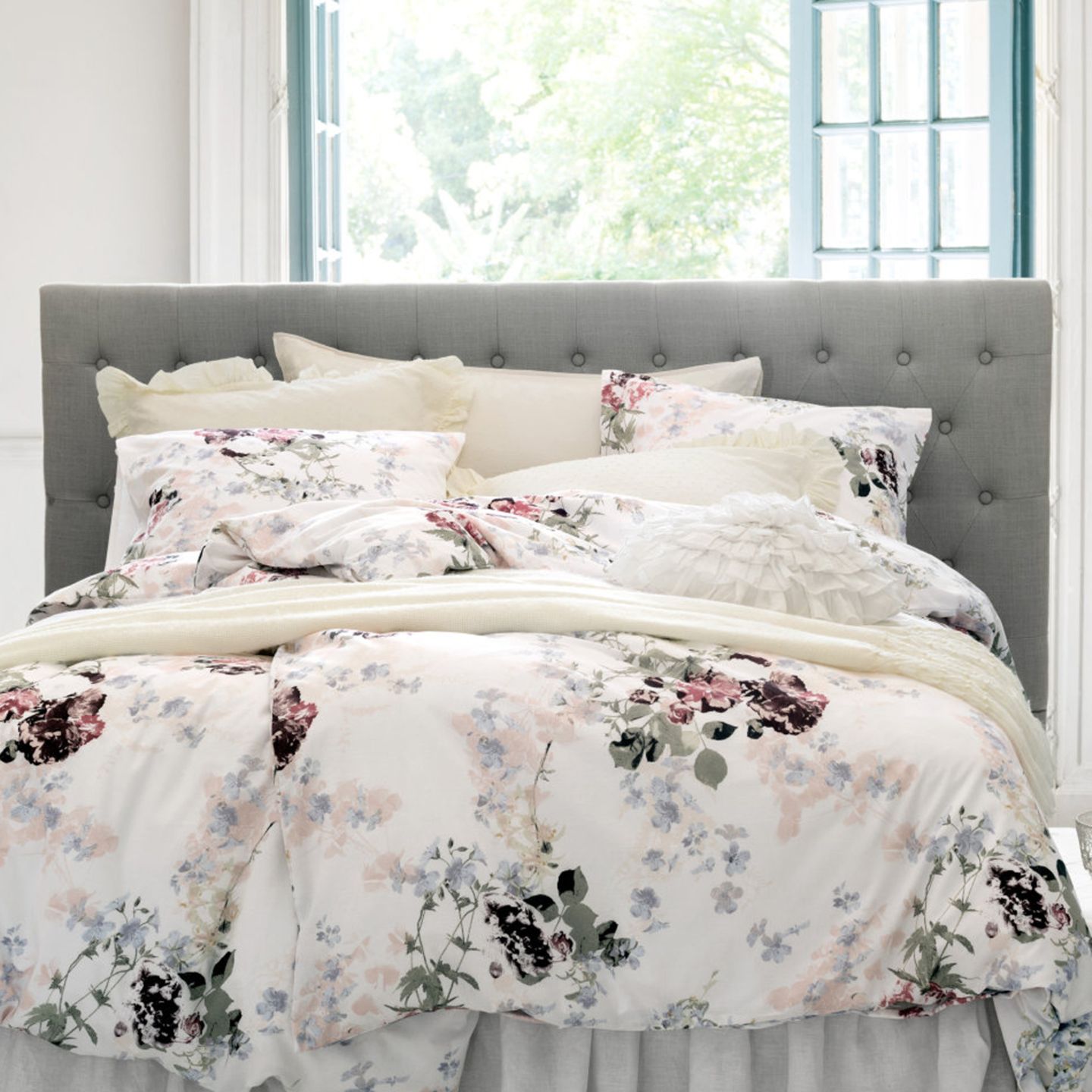 Bettwäsche mit Blumenmuster von H&M