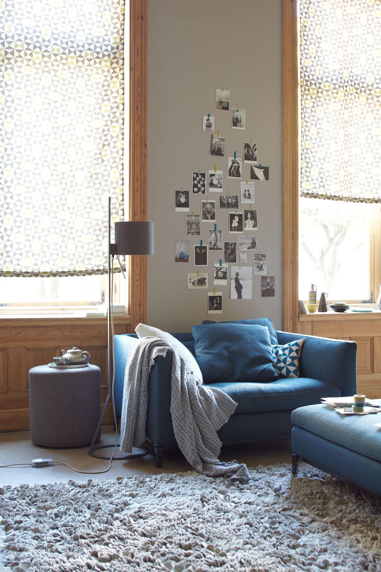Wohnzimmer mit blauem Sessel