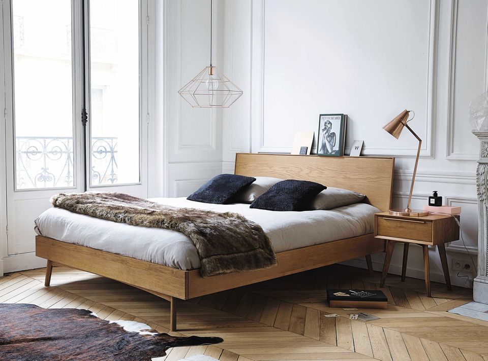 Betten aus Holz Eiche, Esche, Buche oder Nussbaum [LIVING AT HOME]