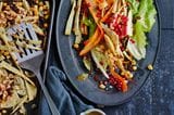 Rezept: Salat mit gerösteten Gewürz-Kichererbsen