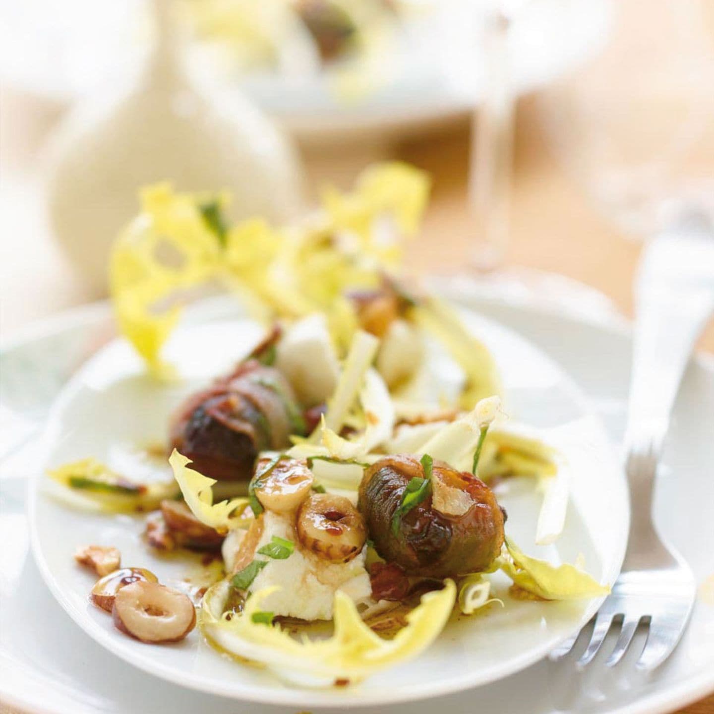 Rezept: Löwenzahn-Salat mit Speckpflaumen