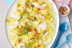 Rezept: Ananas-Carpaccio mit Haferflocken-Crunch