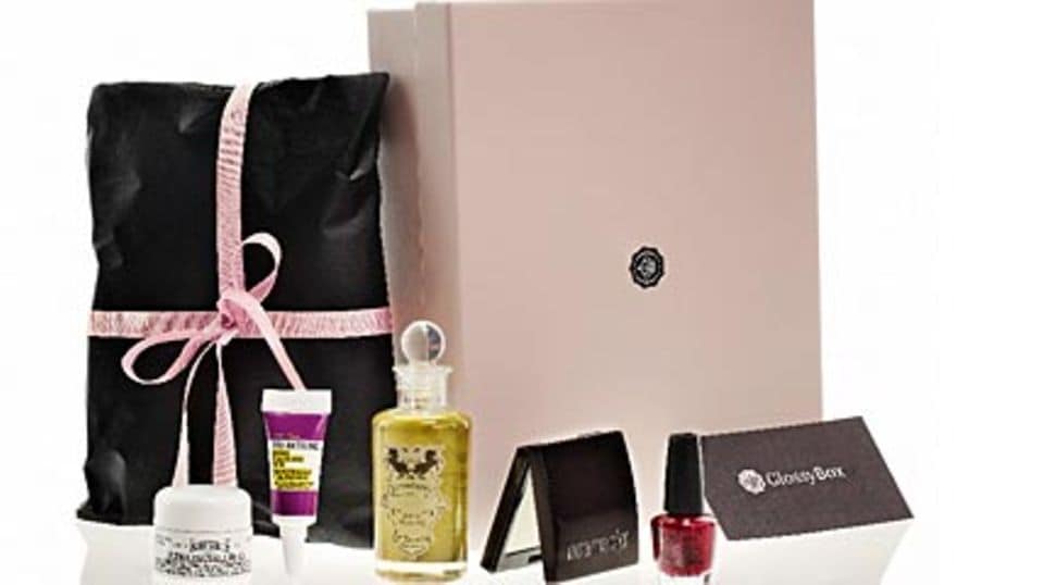Die Box mit Beauty-Proben kommt jeden Monat. Foto: Glossybox