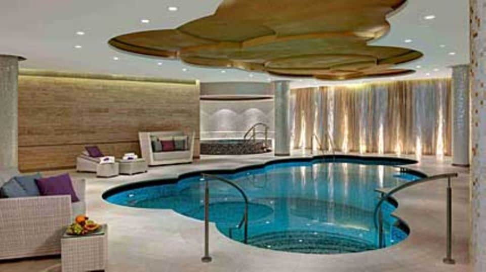 Der Guerlain-Spa mit Indoorpool. Foto: Hotel Waldorf Astoria Berlin