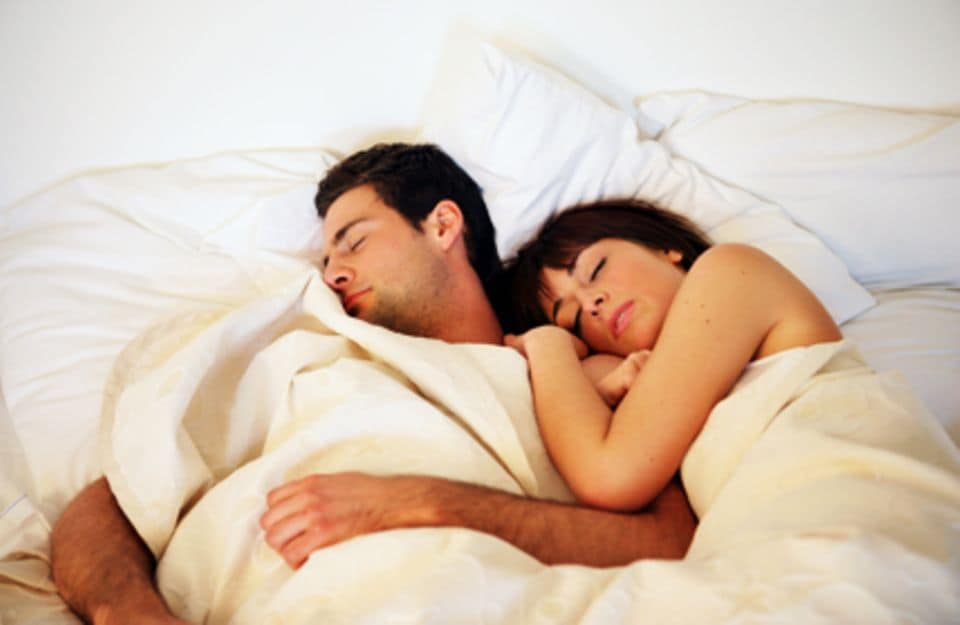 Gesunder Schlaf: Nachts erholt sich der Körper von den Anstrengungen des Tages.