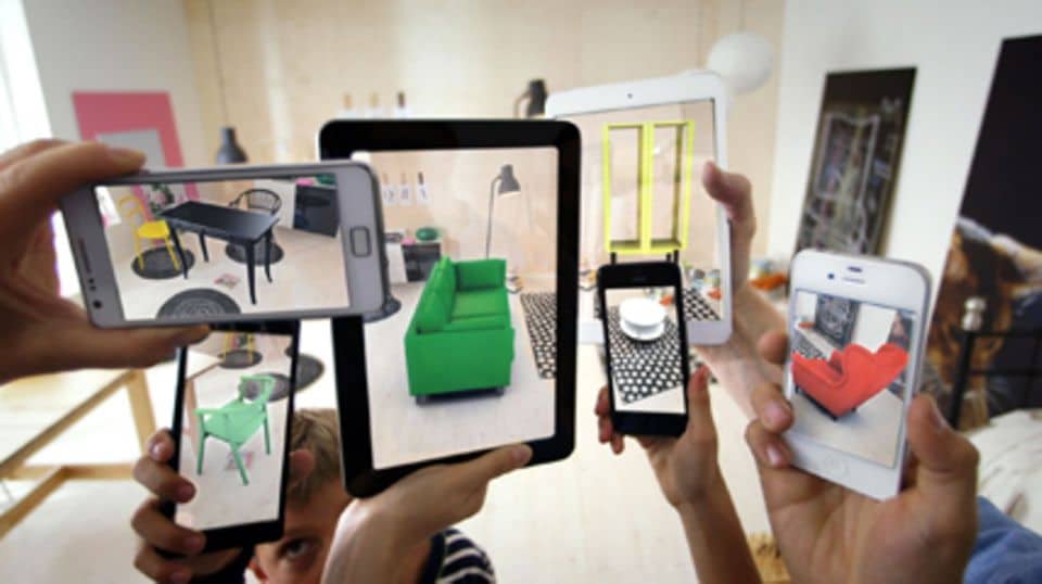 Augmented Reality: Mit der Ikea-App lassen sich Produkte aus dem Ikea Katalog 2014 virtuell im Raum platzieren. Fotos: Ikea