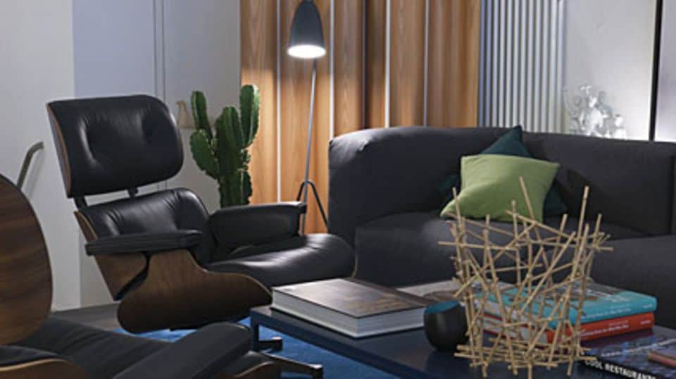 Arbeiten und relaxen im Klassiker "Loungechair" von Charles & Ray Eames. Foto: punct.object