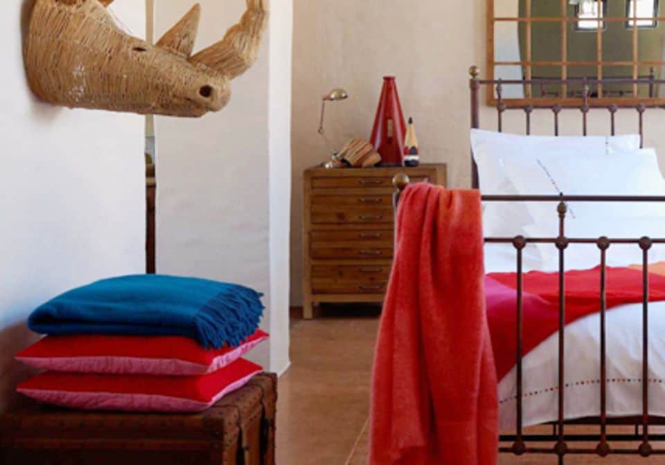 Für laue Sommernächte: rote Decke "Bloemfontein" aus Mohair und Wolle.