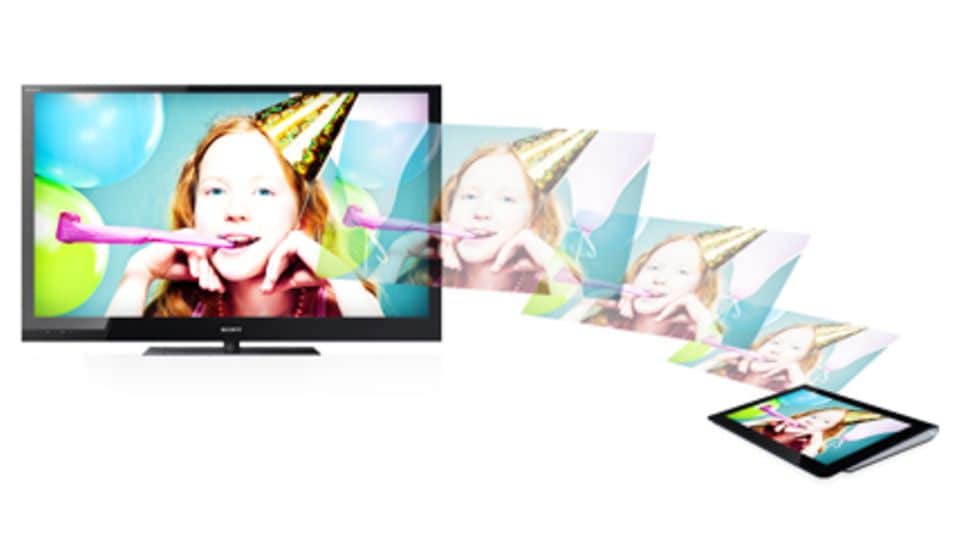 Mit dem Sony Tablet lassen sich Fernsehgeräte, DVD-Player oder Stereo-Anlage bedienen und Inhalte an Bildschirm und Boxen streamen.