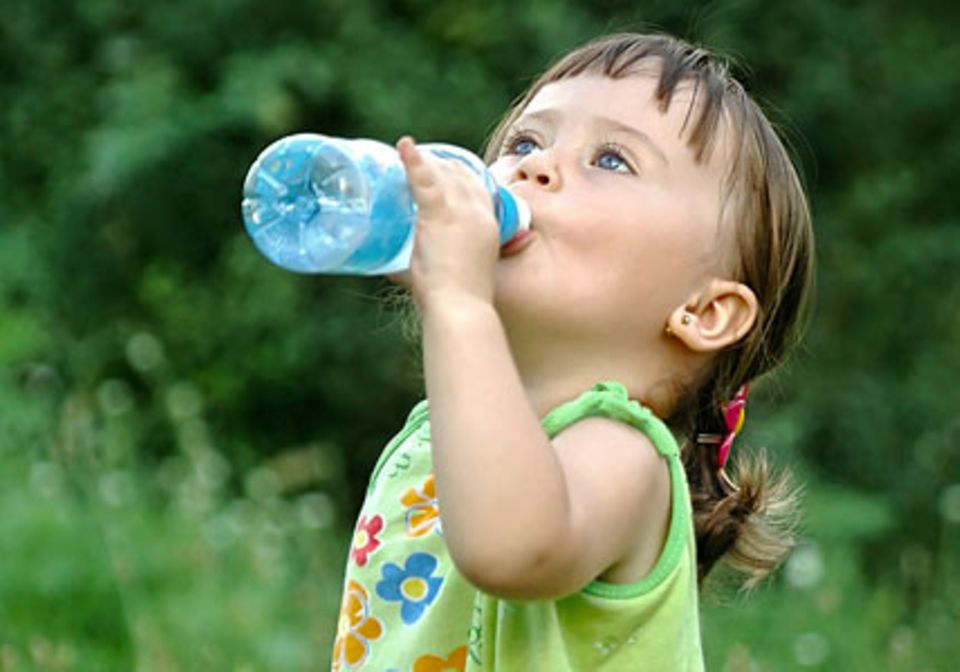 Wichtiger Teil der Kinderernährung: ausreichend trinken!