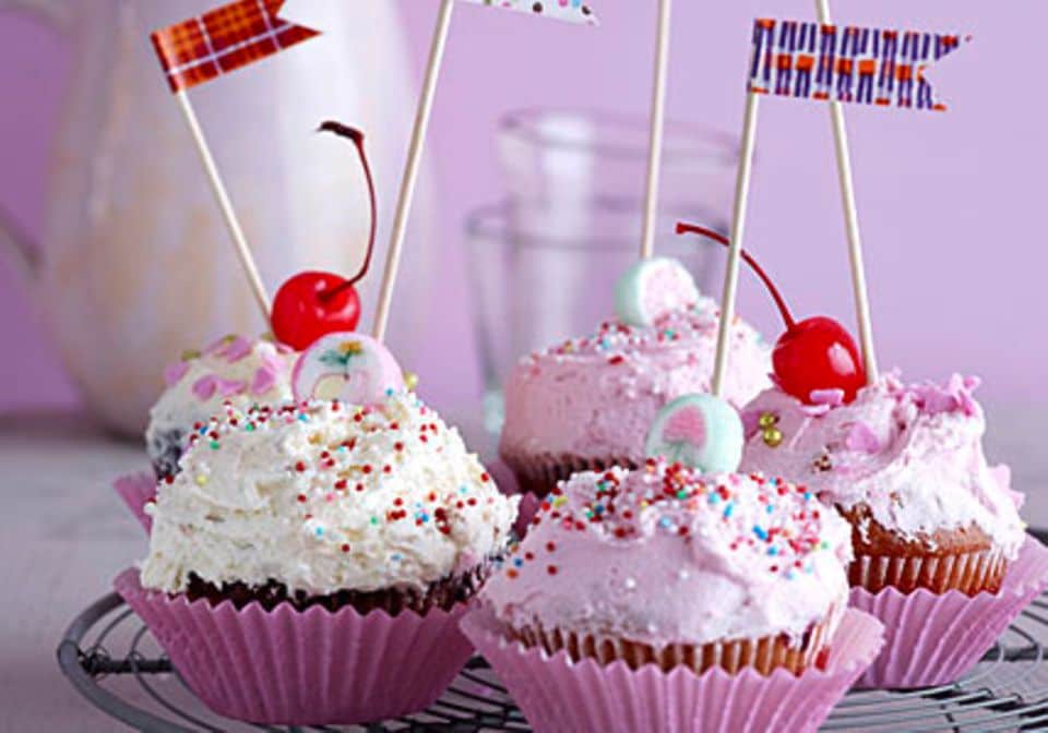 Rezept: Fähnchen-Cupcakes
