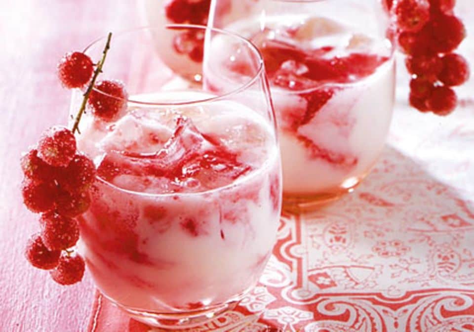 Lecker und dekorativ: Fruchtdeko für Shakes.