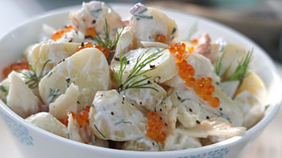 Weihnachtsessen an Heiligabend: Kartoffelsalat - hier mit Kaviar.