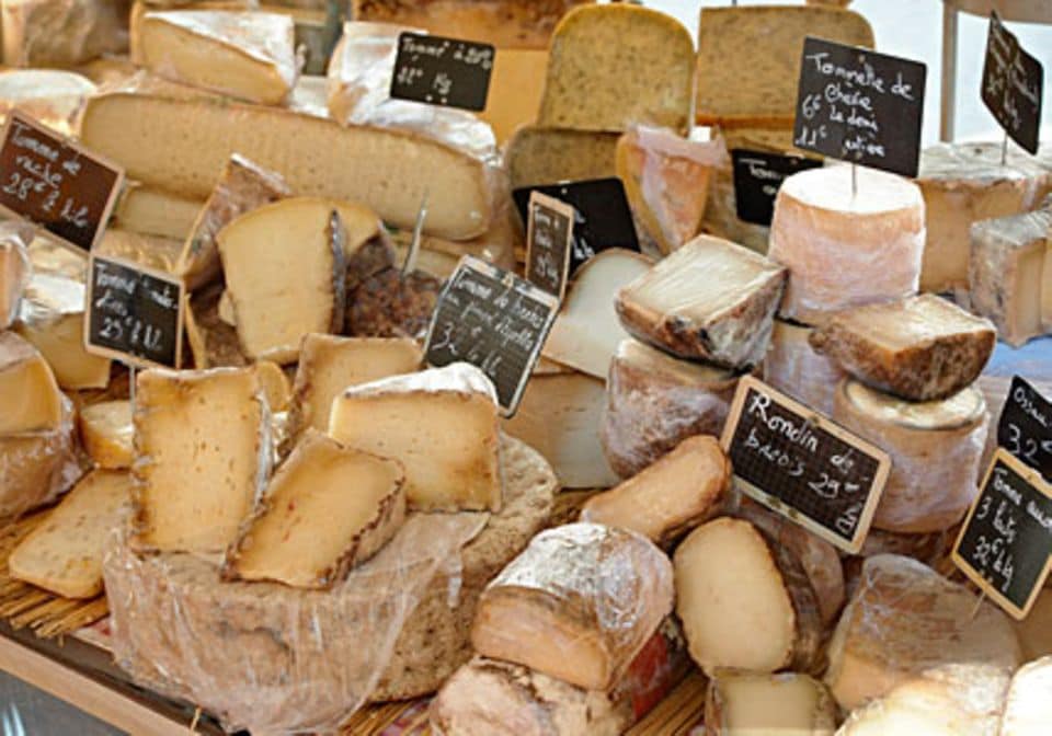 Käse kauft man am besten auf dem Markt: ein sinnliches Erlebnis!