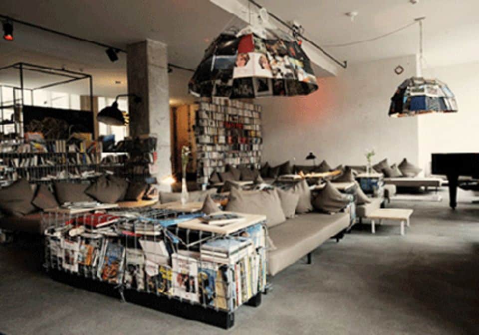"Michelberger" Berlin: Im Lounge-Bereich kann man sich zurücklehnen und entspannen.