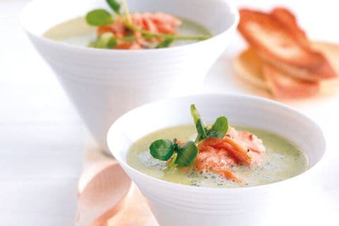 Rezept: Brunnenkresse-Suppe mit Lachs