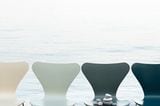 Stuhl-Klassiker "Serie /" von Fritz Hansen in Grün